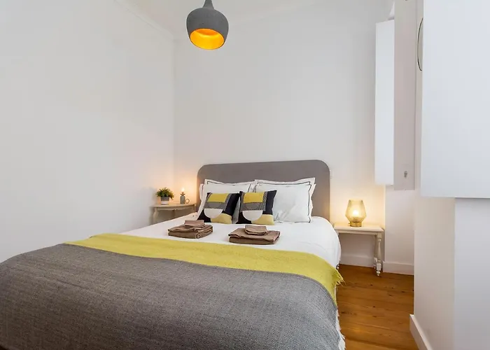 Charming In Private At Graca Apartment Lisbon