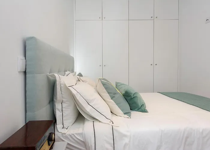 Charming In Private At Graca Apartment Lisbon