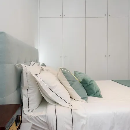 Charming In Private At Graca Apartment Lisbon