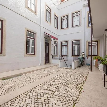 Charming In Private At Graca Apartment Lissabon